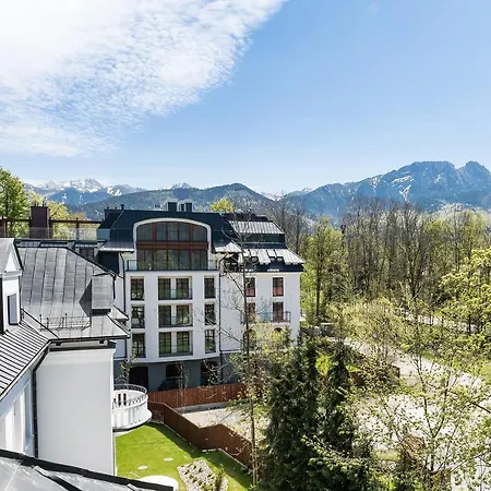 ホテル Nosalowy Park &