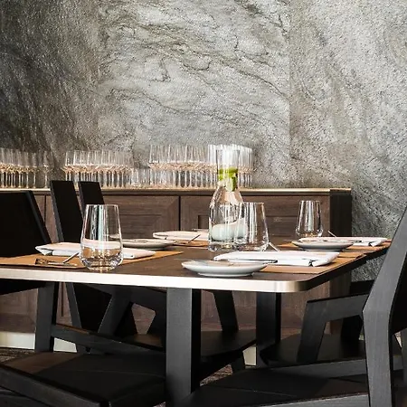 ホテル Nosalowy Park & 5*