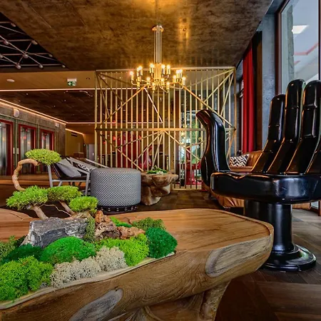 ホテル Nosalowy Park & 5*