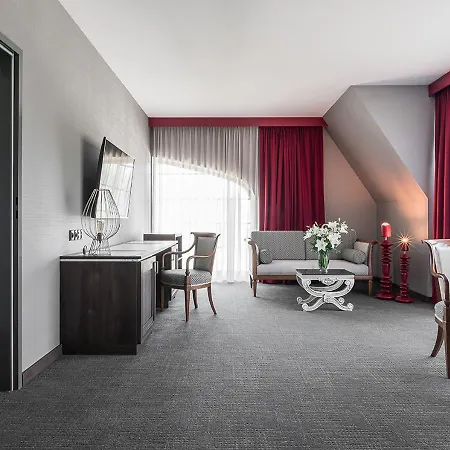 ホテル Nosalowy Park &