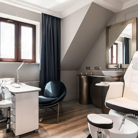 Otel Nosalowy Park &