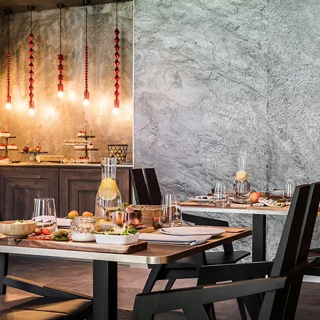 Nosalowy Park & 5* ザコパネ